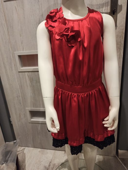 Sukienka czerwona satyna