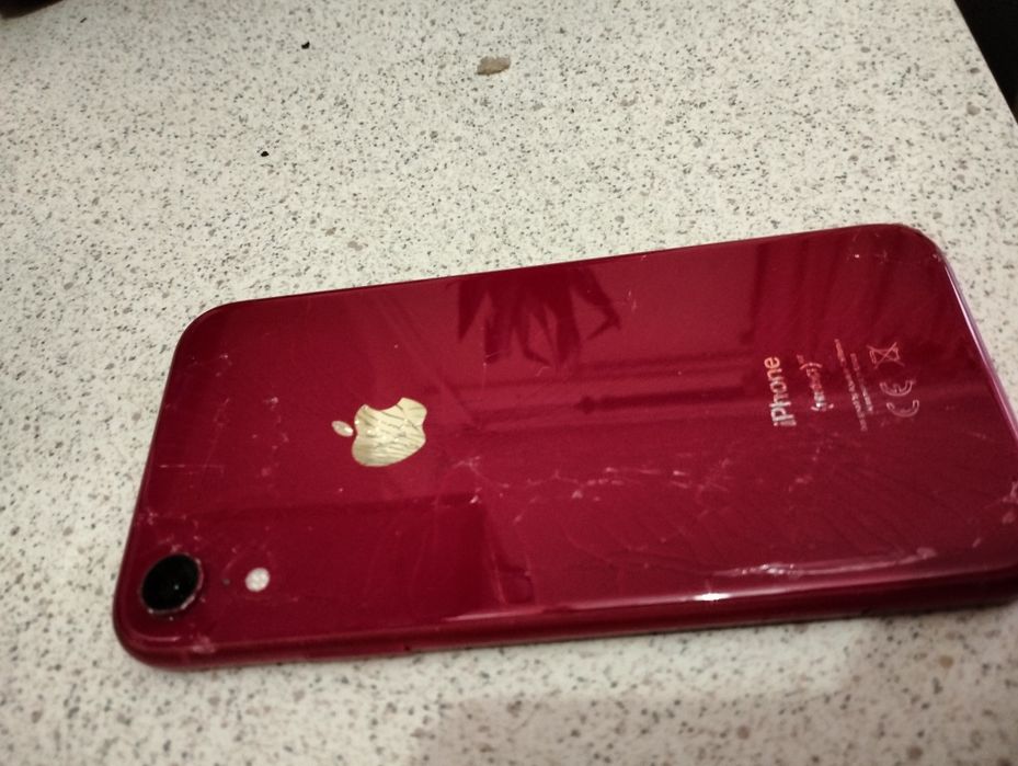 iPhone XR 64gb bateria 79% red