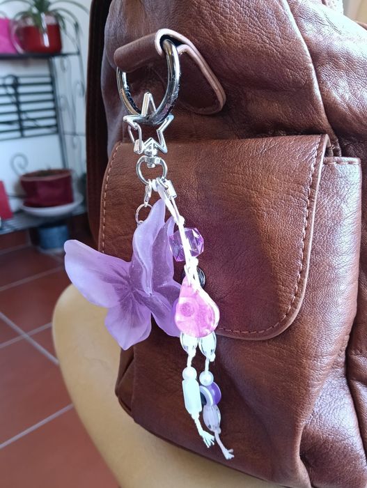 Bag charm artesanal borboleta