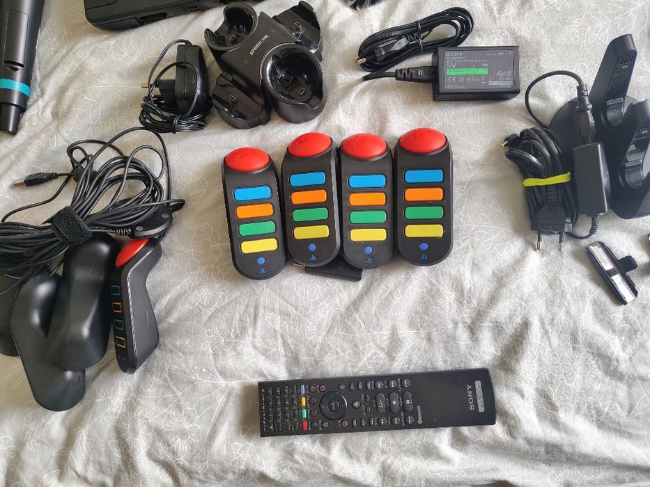 Oryginalne akcesoria Sony PS3 PS4 | Pady Dualshock Move Gitara Guitar Hero Warriors of Rock Karabin kierownica Mikrofony Singstar Buzzery DJ Hero