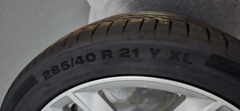 Jantes e pneus Audi originais 285/40 R21
