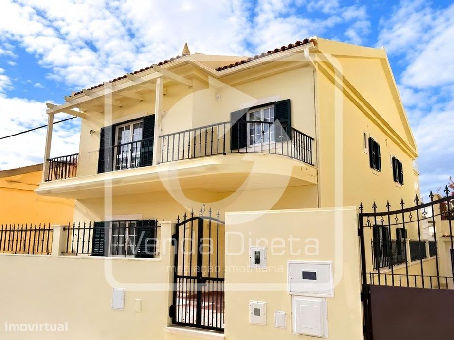 Moradia T3 com 3 pisos, garagem, terraço e vista Rio Tejo | Alverca...