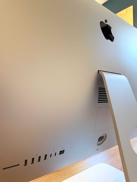 Apple iMac 27” Retina 5K 2020; i7; 40GB; SSD; Radeon 8GB; Pełny zestaw