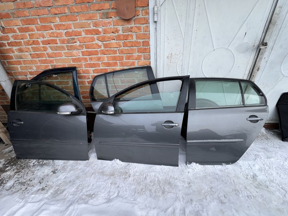 Двері передні задні Volkswagen Golf 5 Гольф 5
