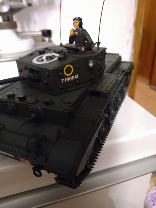 Czołg Cromwell model sklejony. Skala 1:35