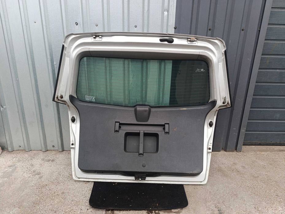 Крышка багажника Opel Zafira B