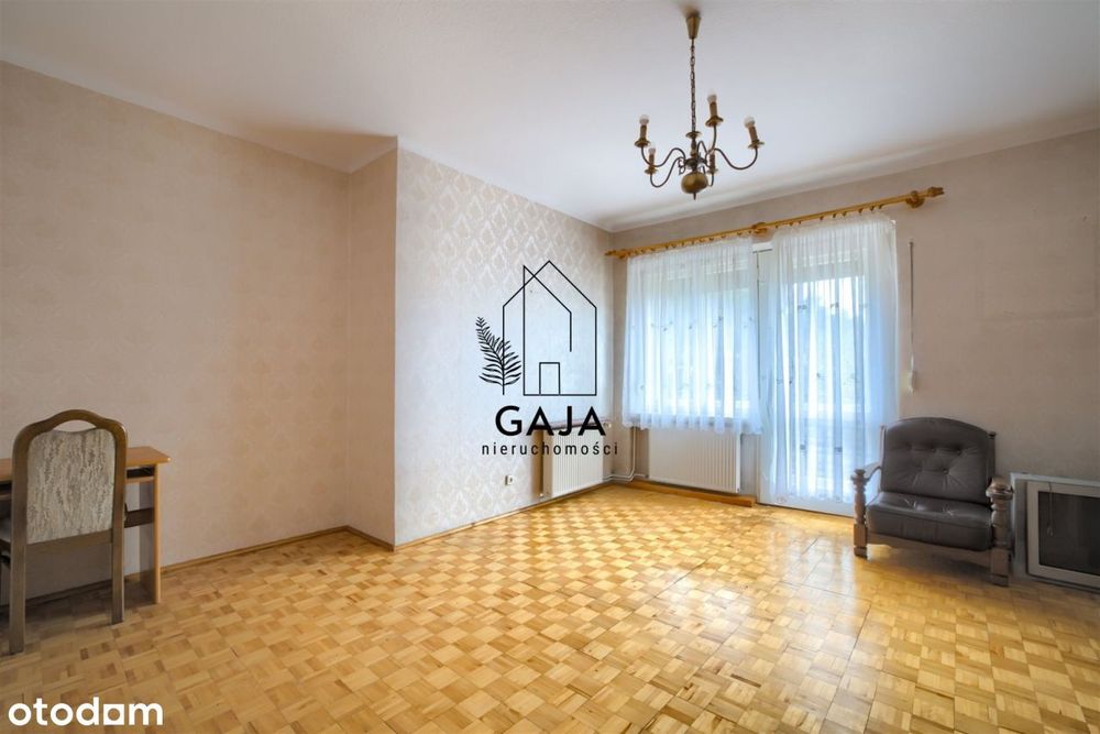 Atrakcyjny dom w Poraju z ogrodem zimowym