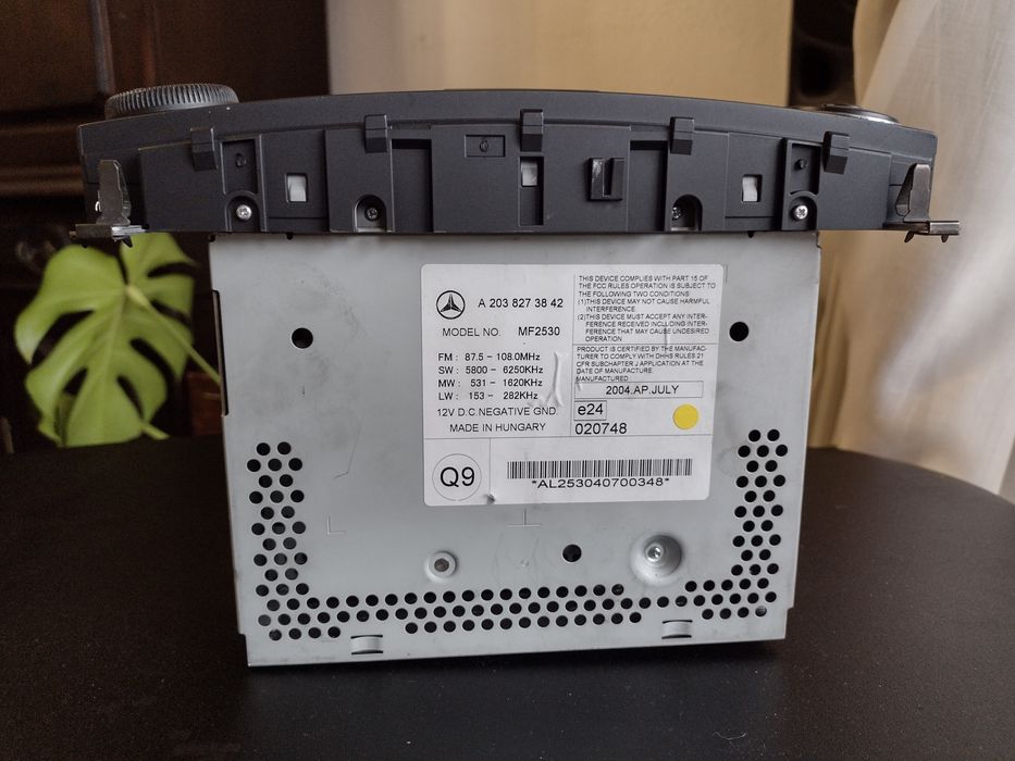 Auto-rádio com leitor de cd's Mercedes MF2530
