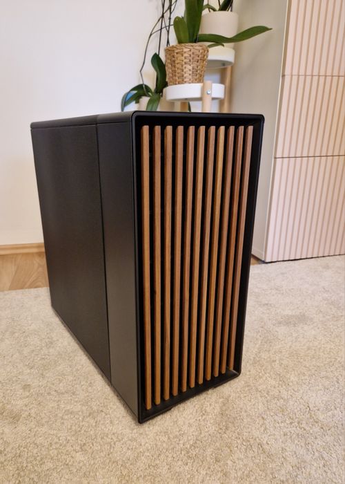 Fractal design NORTH XL | wersja z bocznym panelem MESH