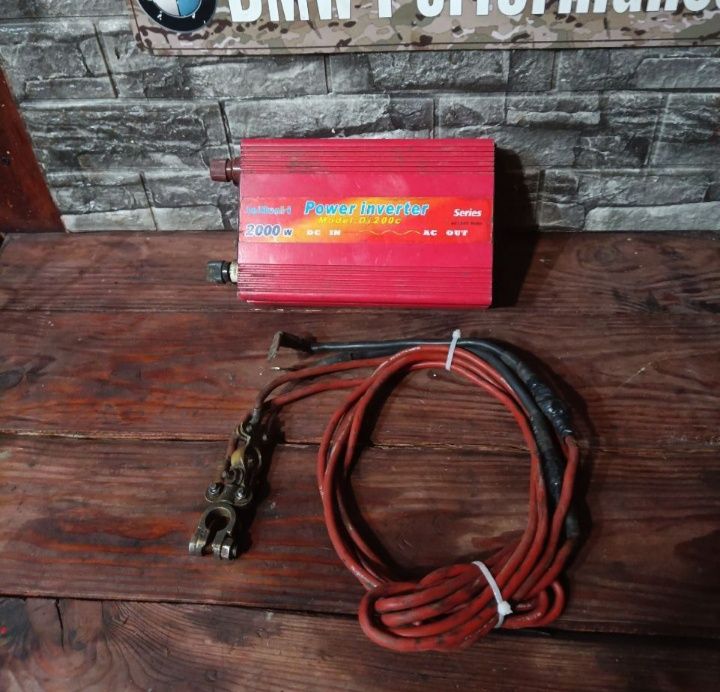 Преобразователь з 12 V в 220 V Power inverter 2000W