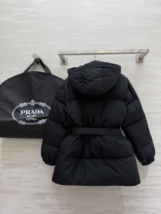Куртка жіноча Prada ( Нова )