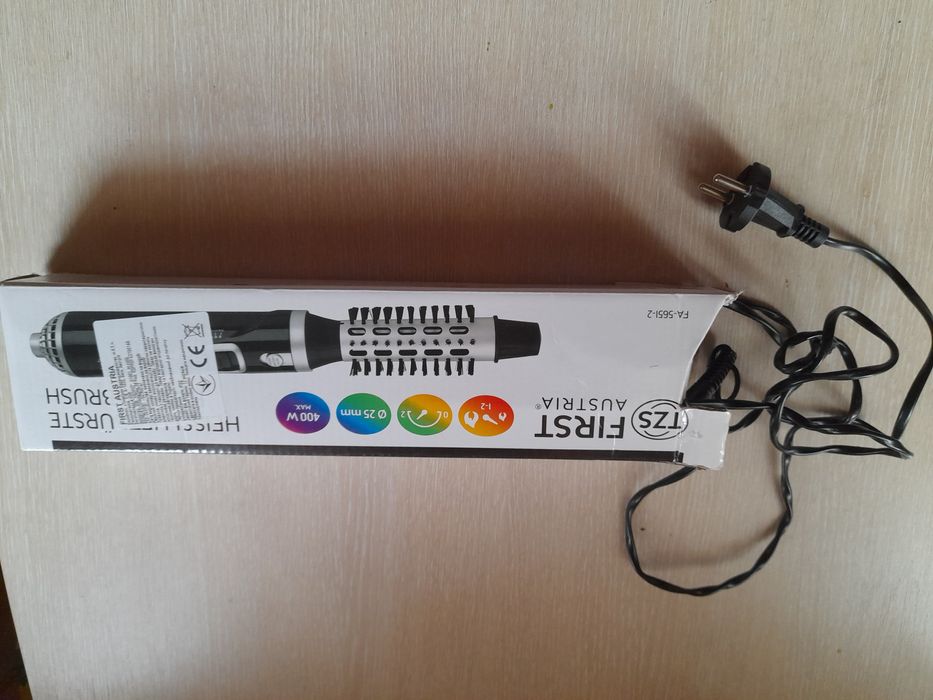 Фен-щітка  First Austria- 400 w. Виробник-Австрія.