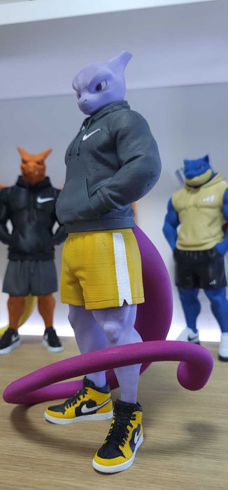 Figure Mewtwo Streetwear (Custom) – Pintado à Mão