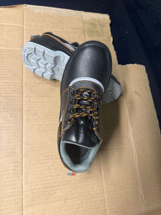 Buty robocze 39, klasa S1P SRC, wkładka 26cm