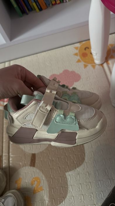 Кросівки new balance  для дівчинки  15-16 см стопа