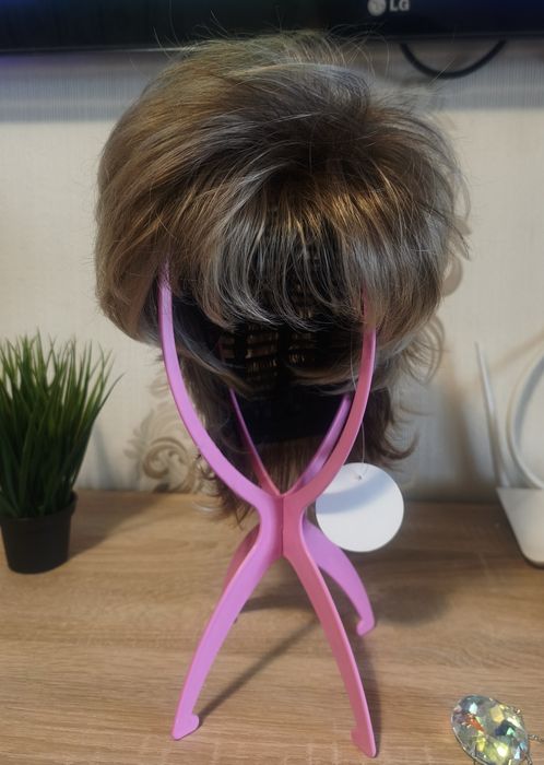 Перука жіноча. Парик