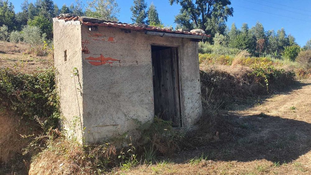 Terreno 1,2 ha com viabilidade de construção – Esculca