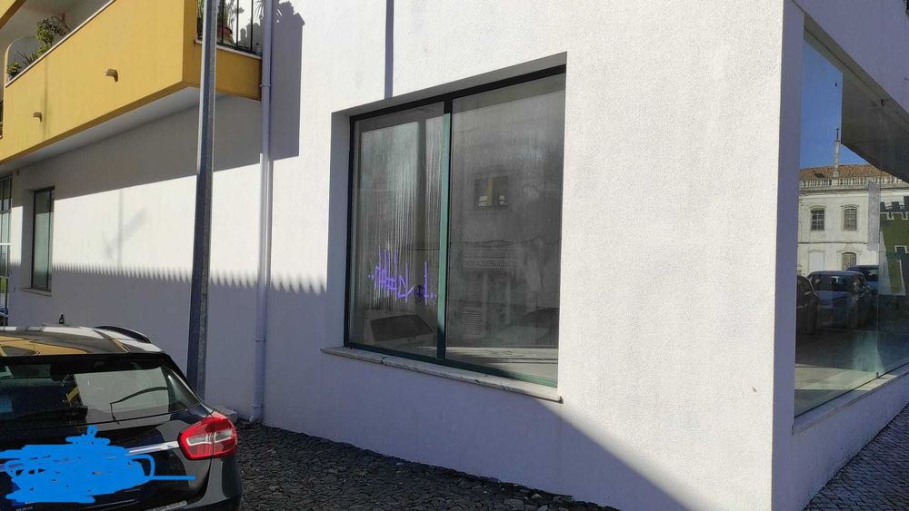 Loja de 210m2 para arrendamento