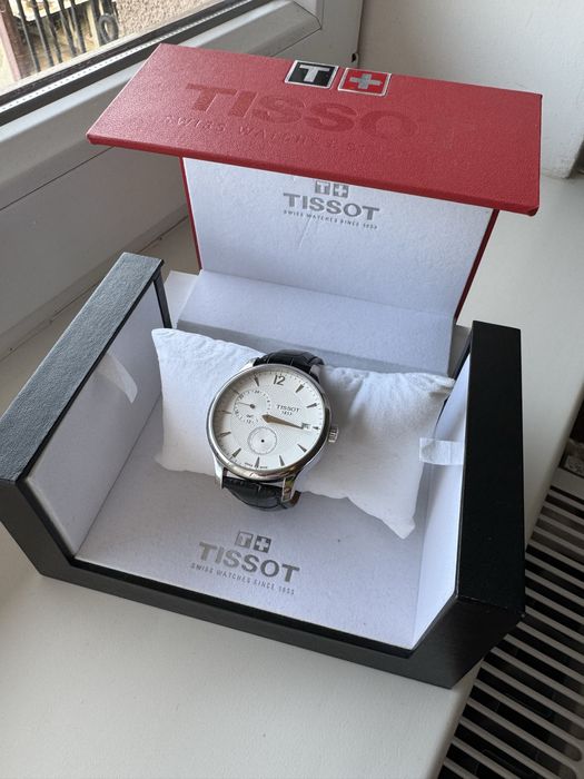Годинник tissot traditional