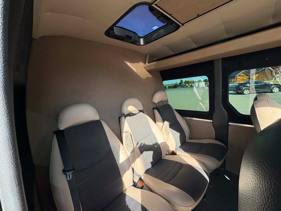 Renault Master L3H2 9 miejsc 135km
