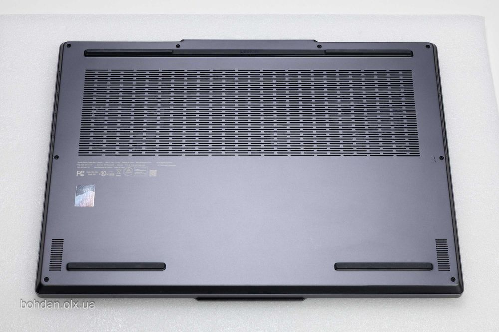 Lenovo Legion Slim 7 16APH8 7840HS 3.2K-165Hz RTX 4060 16GB 1TB W11H