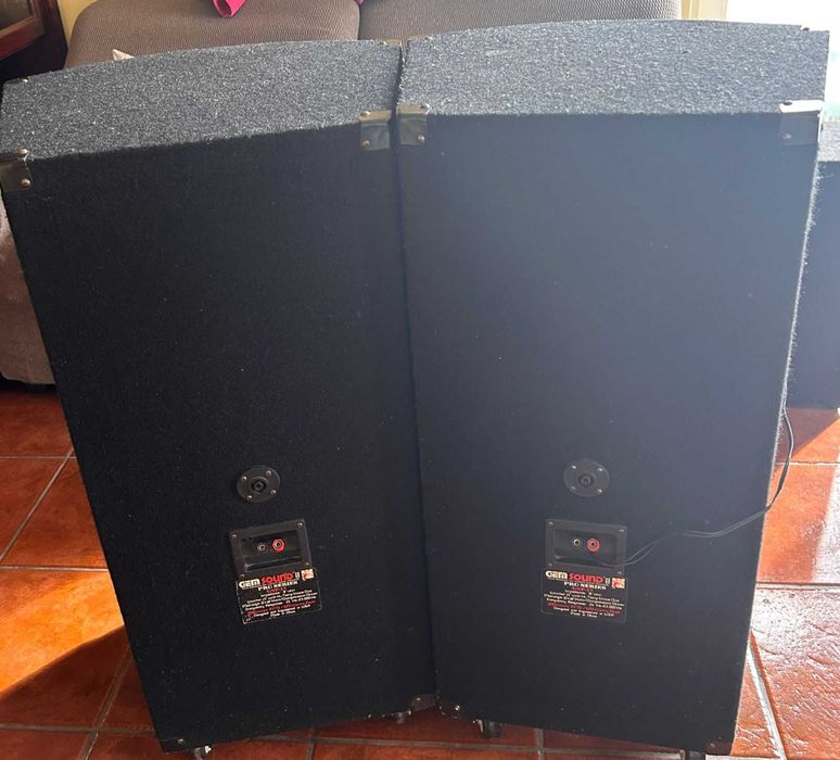 Caixa de som Colunas passivas Gem sound GSP-15 Funcionando.