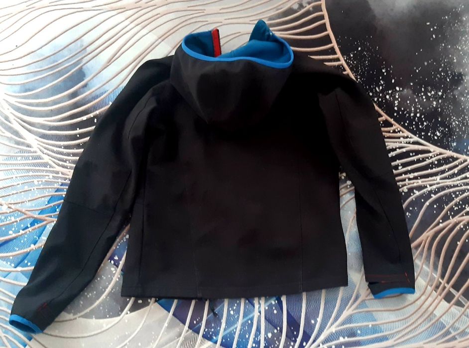 Kurtka bluza z kapturem na wiosne Quechua 140 softshell 146 wiatrówka