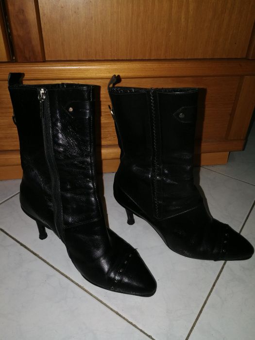 Botas em pele pretas Miguel Vieira