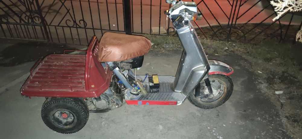 Скутер HONDA gyro UP
