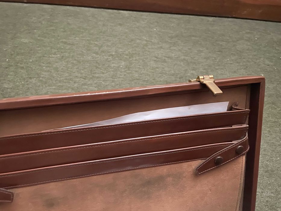 Pasta Executiva Vintage – Pele Castanha com Fecho de Combinação