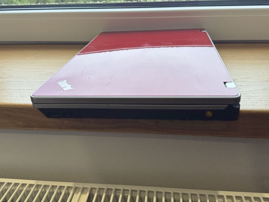 Lenovo ThinkPad Edge Red