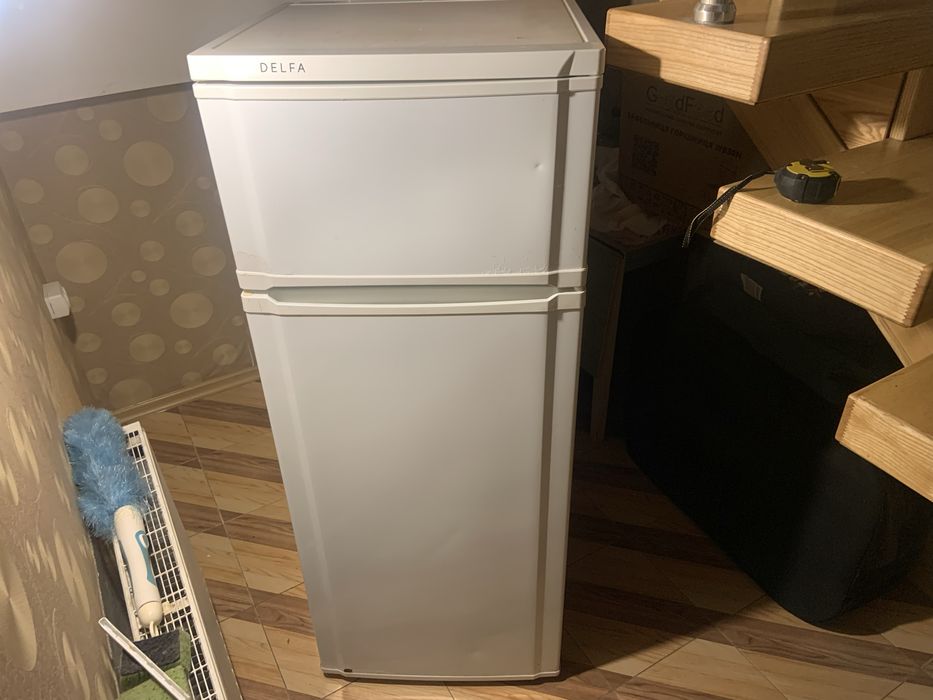Холодильник б/у Delfa