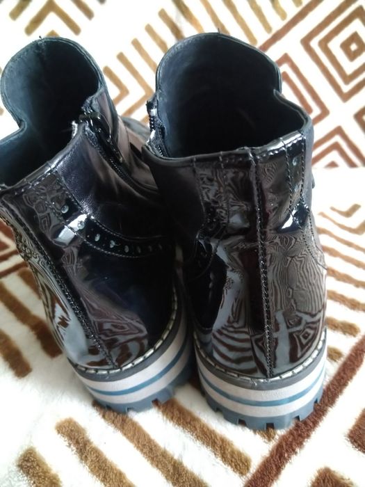 Ботінки-оксфорди жіночі шкіряні напівлаковані демі. СТАН НОВИХ