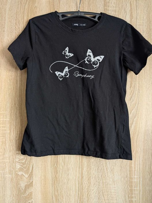 Czarna koszulka krótki rękaw motyle Sinsay XXS