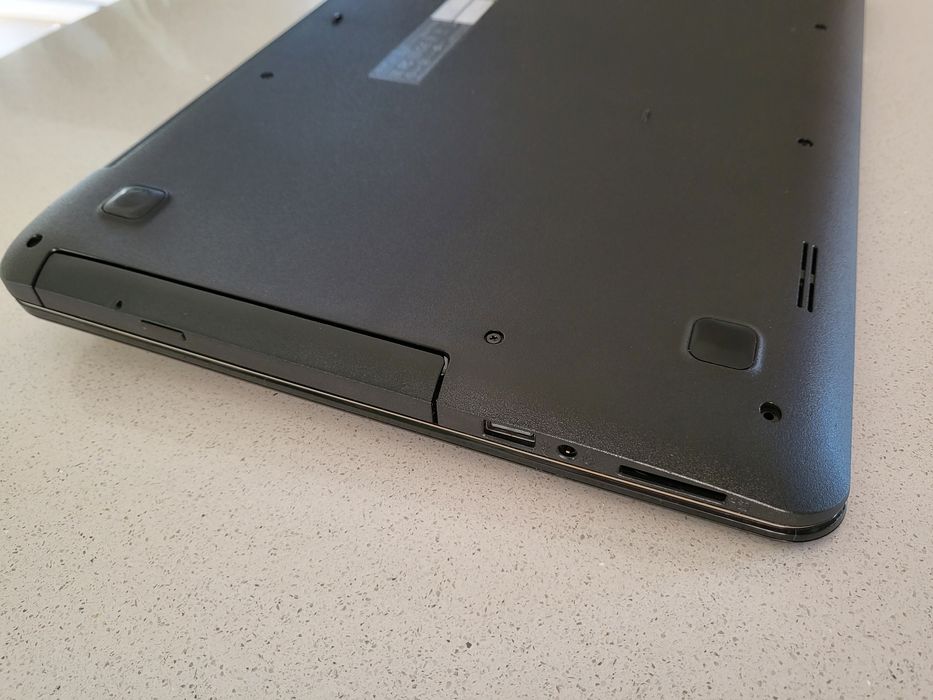ASUS elegancki laptop