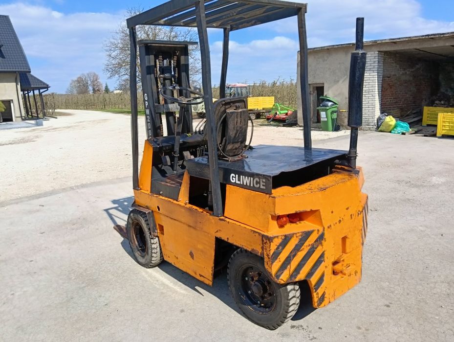 Wózek widłowy GPW 2009