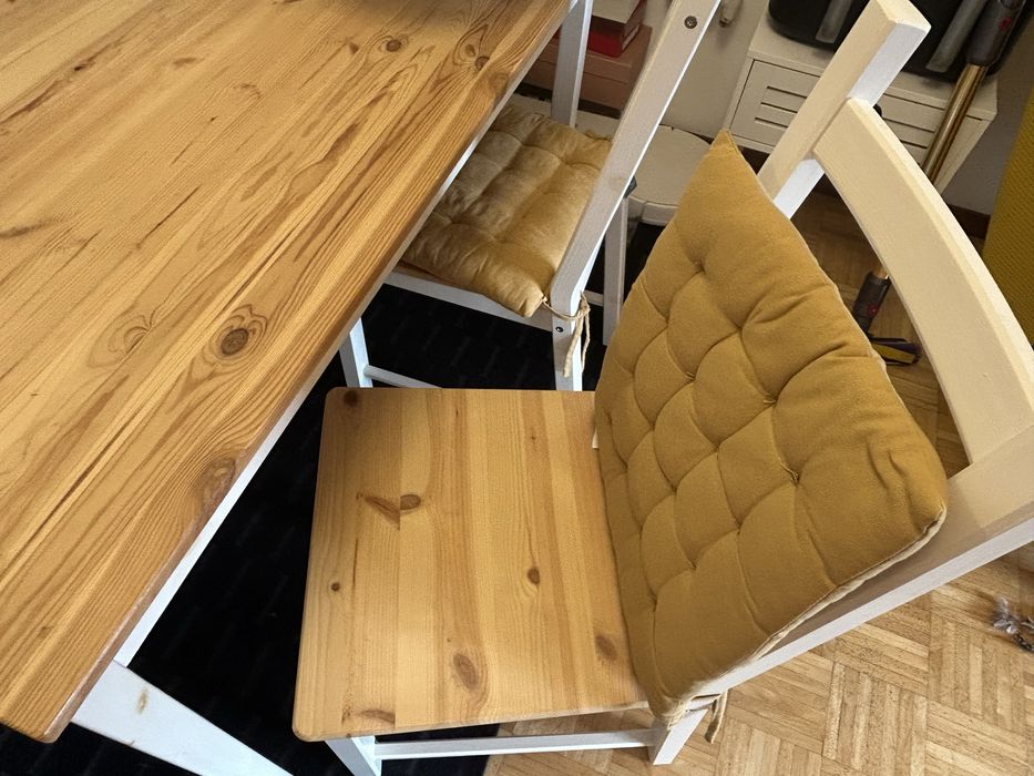 Mesa Ikea e 4 cadeiras