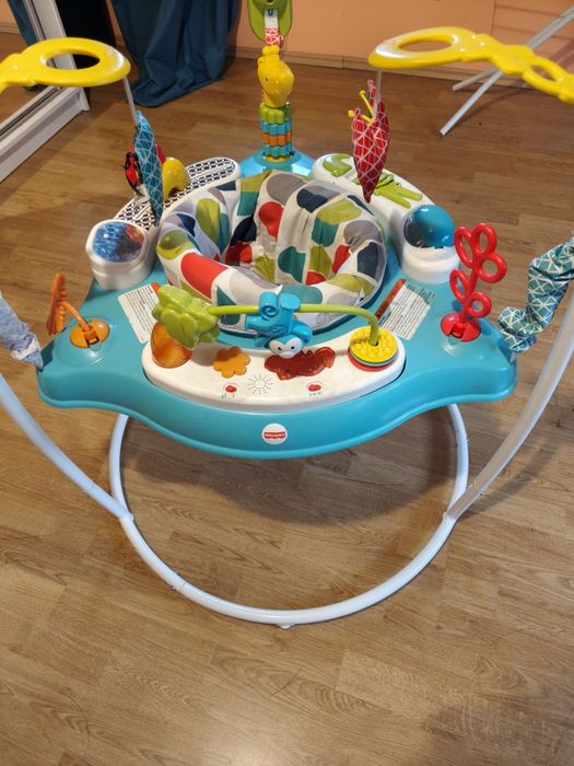 Kolorowy skoczek z dźwiękami Fisher-Price GWD42
