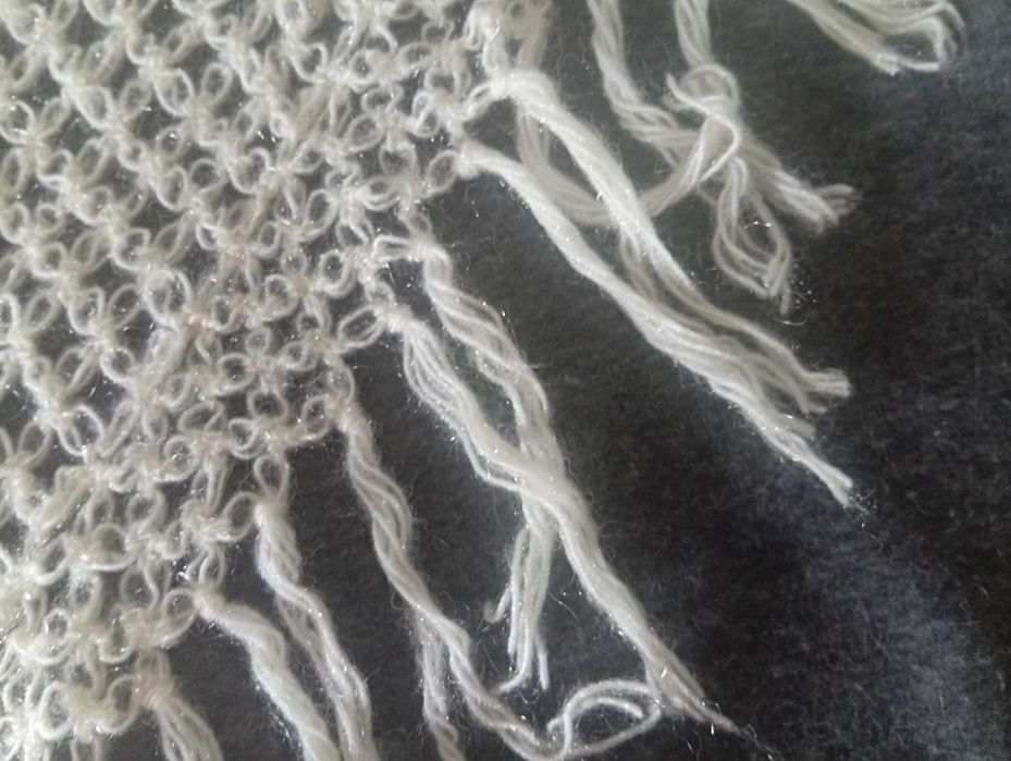 Beautiful shawl made of fine wool, pearl white