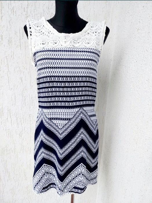 Sukienka z koronką w roz XS/S.