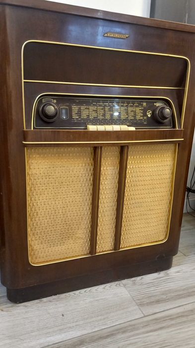 Móvel gira discos Blaupunkt