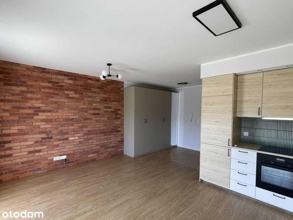 Mieszkanie 1-pokojowe, balkon, miejsce postojowe - Brzeźnicka