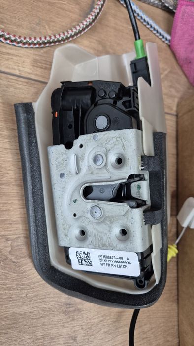 Замки для Tesla Model 3/Y