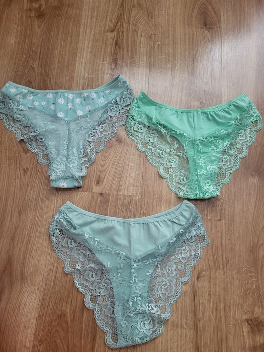 Majtki z koronką  nowe bez metki 3 pak