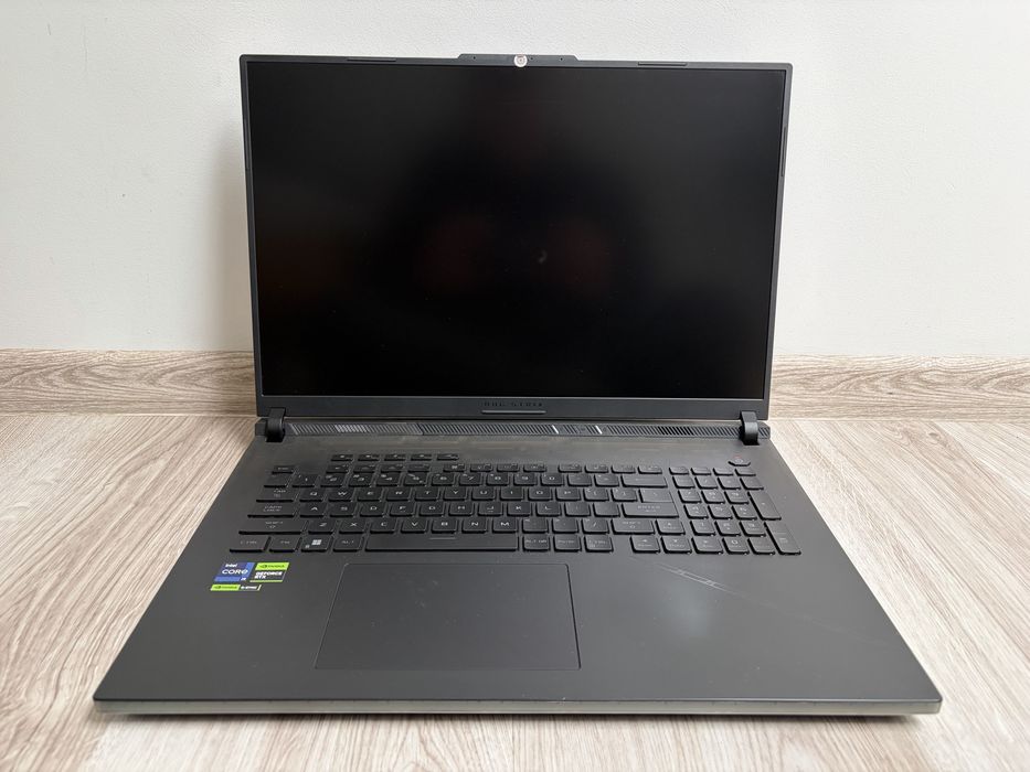ASUS ROG Strix SCAR 18 | RTX 4090 (16GB) | i9-13980HX | 64GB RAM DDR5 | 2TB |