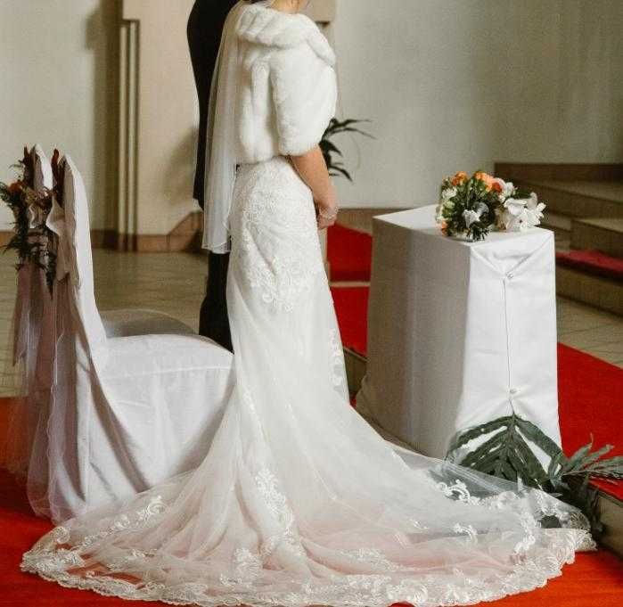 Suknia ślubna + delikatny welon - Essense of Australia