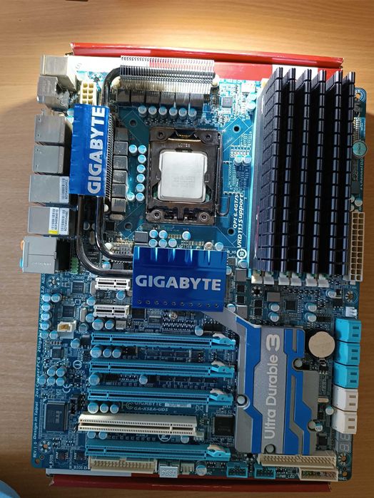 lga1366 w3690 (i7 990x) 6/12 3.73Ghz 24GB