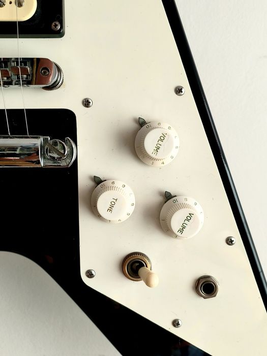 Burny Flying V FV-85MS (Michael Schenker) MIJ 1980s. Bare Knuckle, Futerał Gator