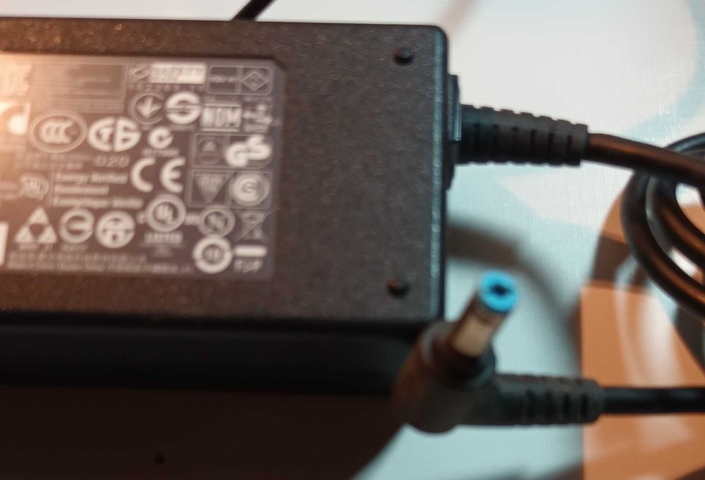 Adaptador Chicony 19V 90W