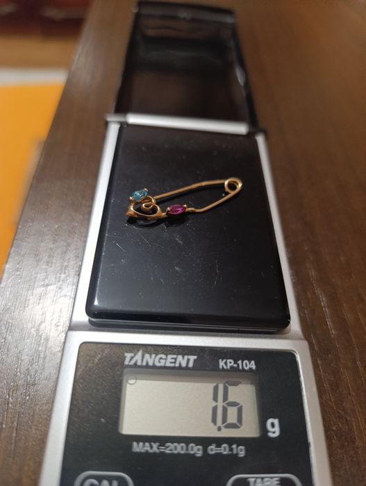 Золото, настоящее.